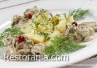 Poulitry dishes : Chicken liver with malevannyi chanterelles